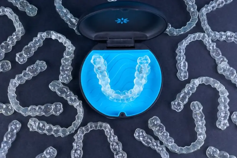Czy leczenie Invisalign boli?